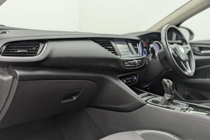 2025 Vauxhall Insignia