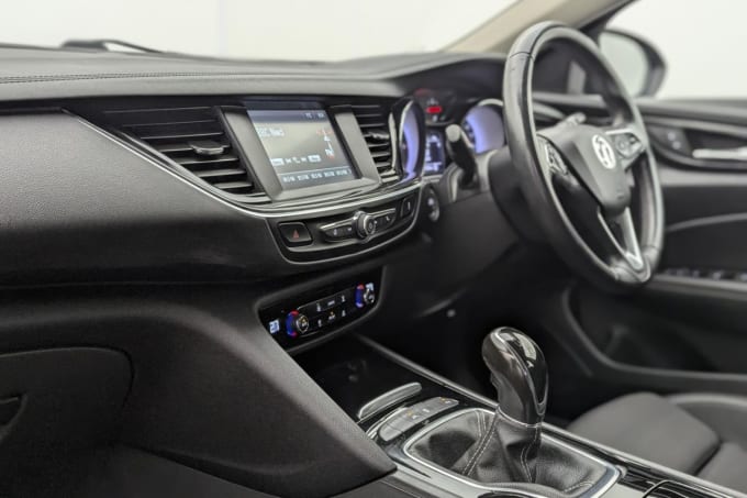 2025 Vauxhall Insignia