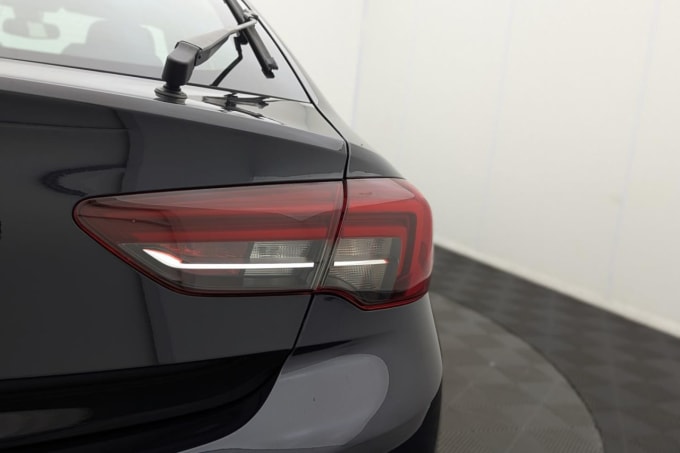 2025 Vauxhall Insignia