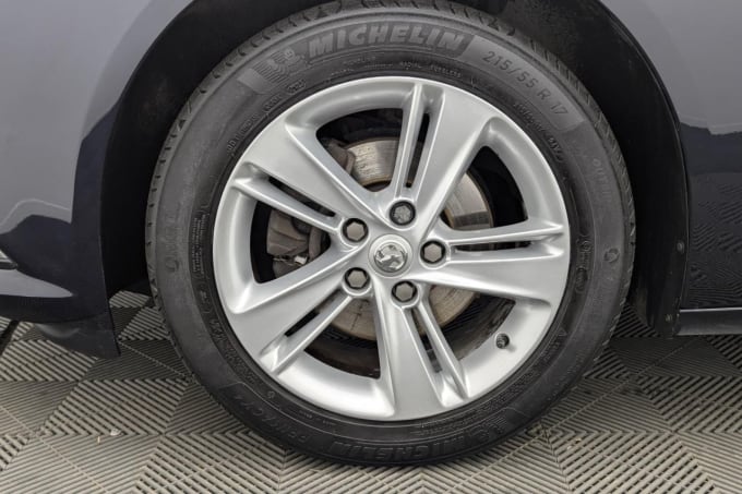 2025 Vauxhall Insignia