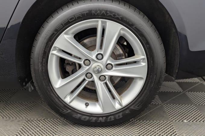 2025 Vauxhall Insignia