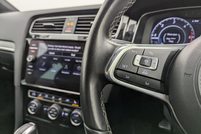 2025 Volkswagen Golf