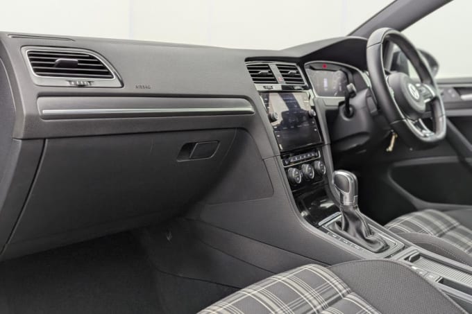 2025 Volkswagen Golf