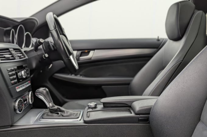 2025 Mercedes-benz C-class
