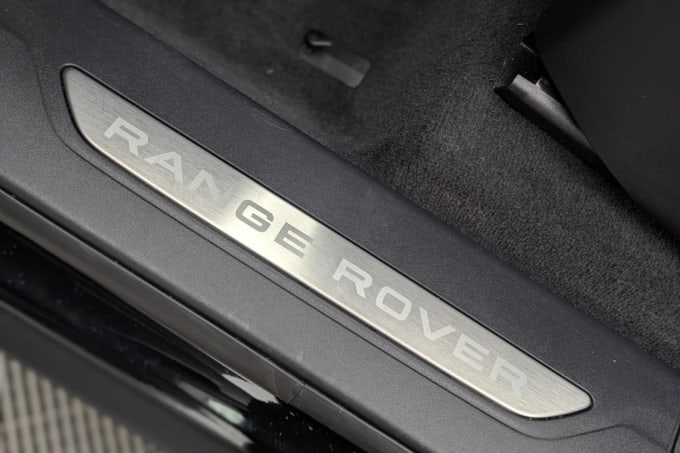 2025 Land Rover Range Rover Velar