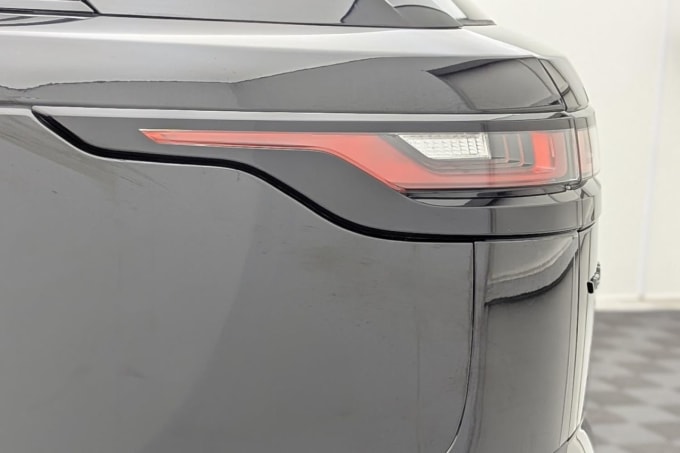 2025 Land Rover Range Rover Velar