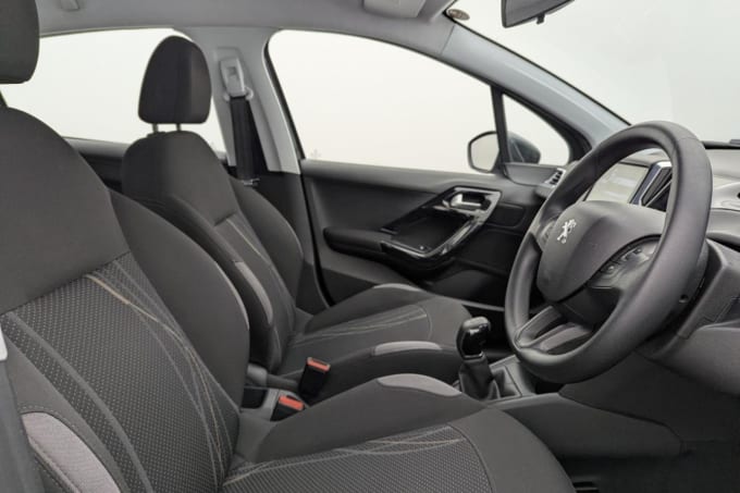 2025 Peugeot 208