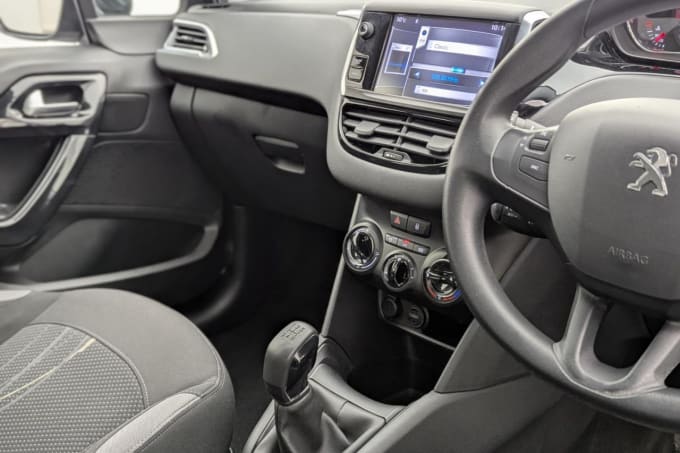 2025 Peugeot 208