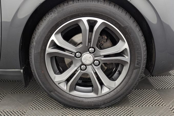 2025 Peugeot 208