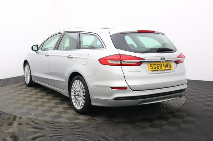 2025 Ford Mondeo