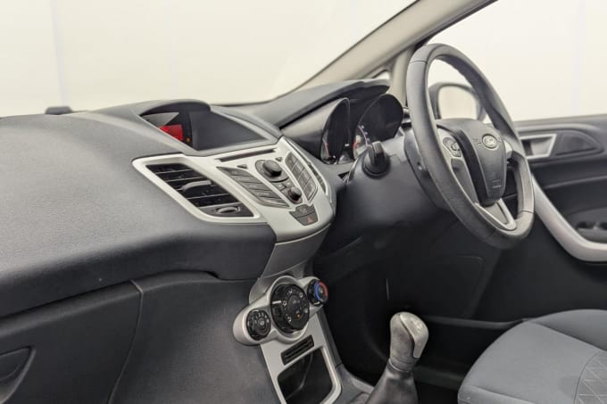 2025 Ford Fiesta