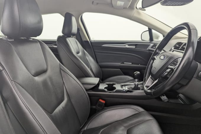 2025 Ford Mondeo
