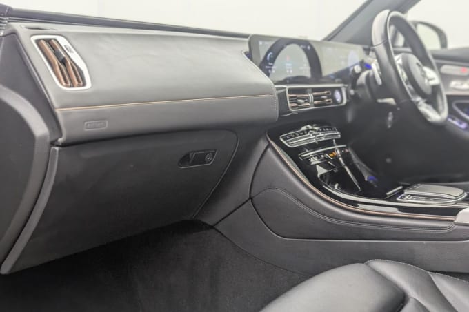 2025 Mercedes-benz Eqc
