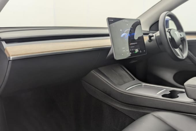 2025 Tesla Model Y