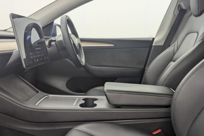 2025 Tesla Model Y