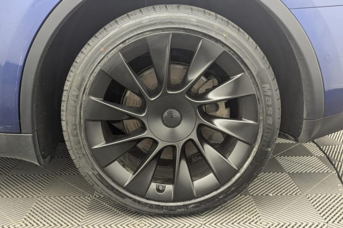2025 Tesla Model Y