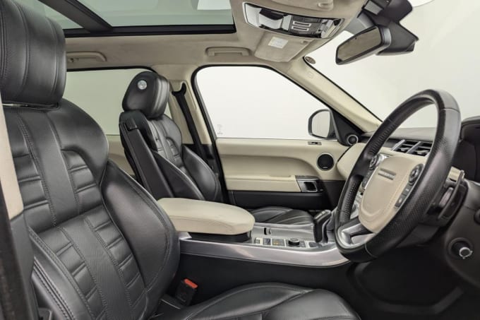 2025 Land Rover Range Rover Sport