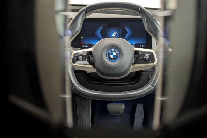 2025 BMW Ix