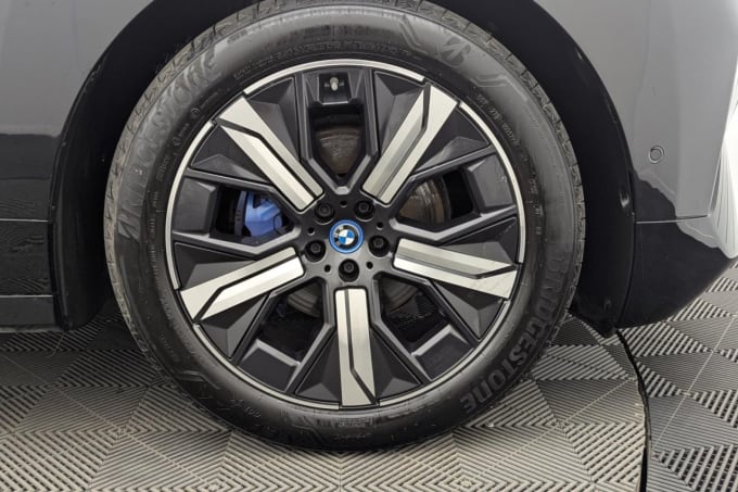 2025 BMW Ix