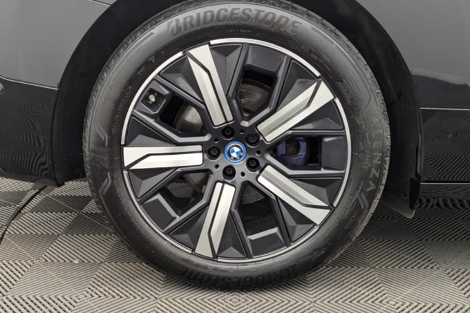 2025 BMW Ix