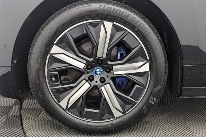 2025 BMW Ix