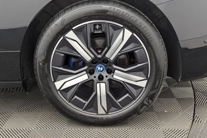 2025 BMW Ix