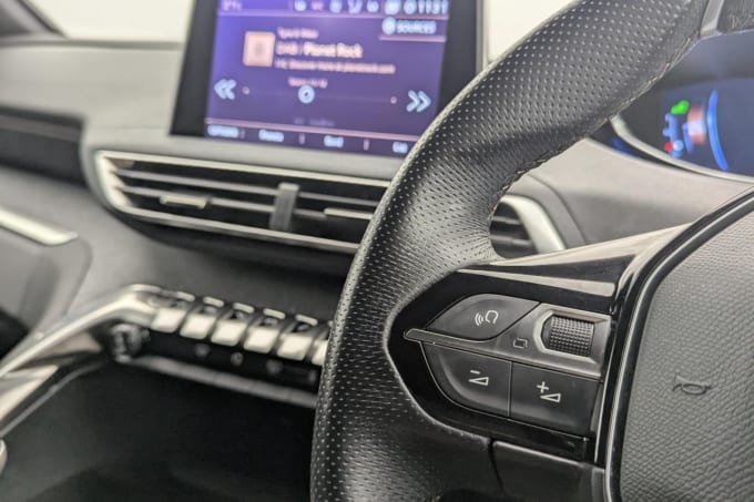 2025 Peugeot 5008