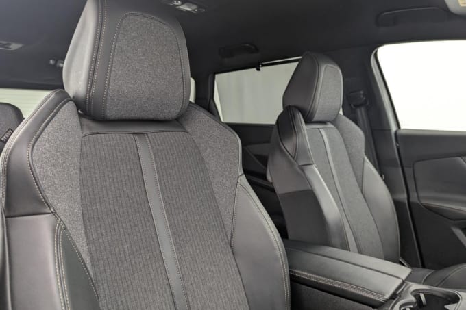 2025 Peugeot 5008