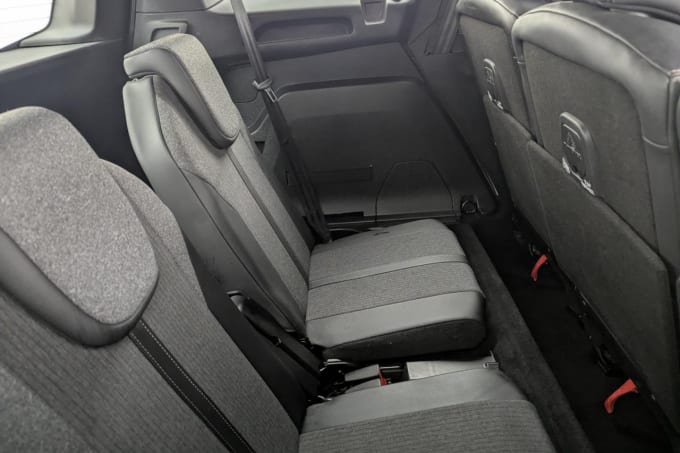 2025 Peugeot 5008