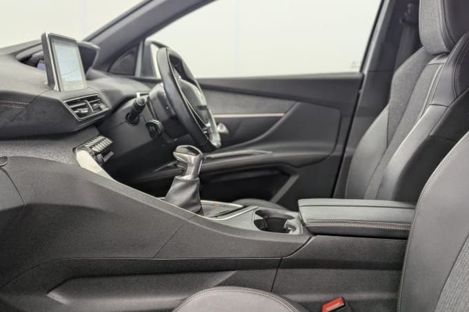2025 Peugeot 5008