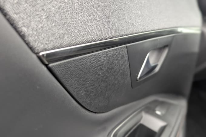 2025 Peugeot 5008
