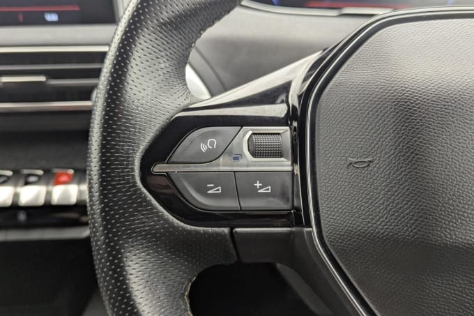 2025 Peugeot 5008
