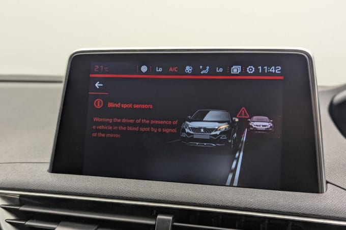2025 Peugeot 5008