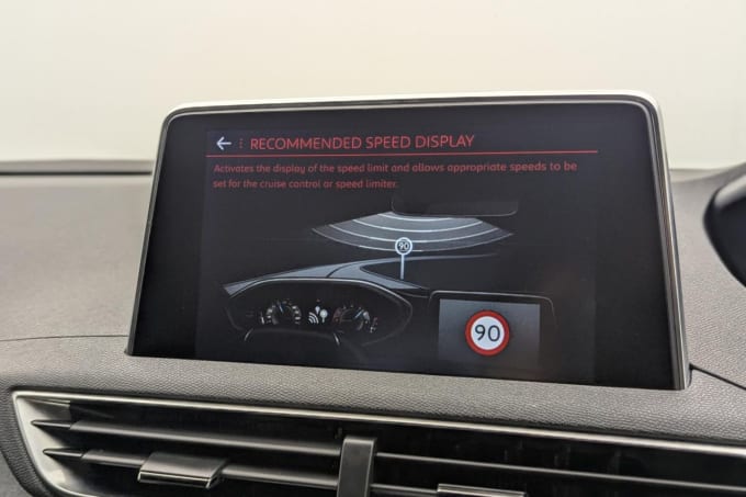 2025 Peugeot 5008