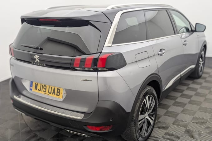 2025 Peugeot 5008