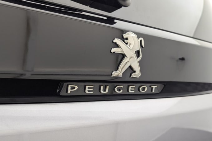 2025 Peugeot 5008