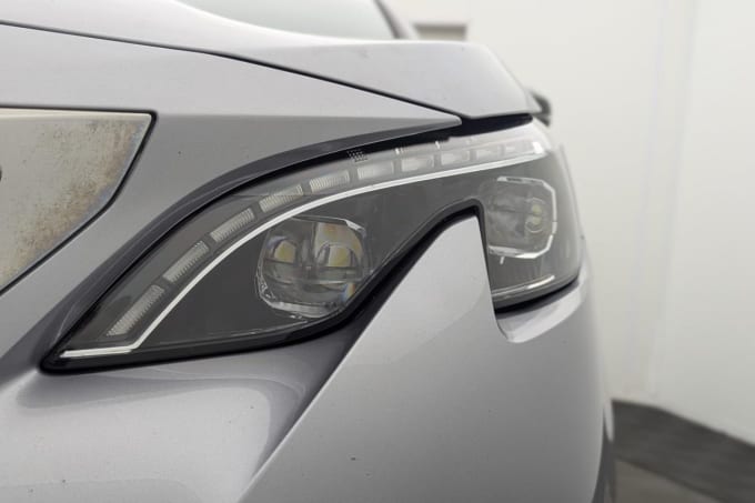 2025 Peugeot 5008