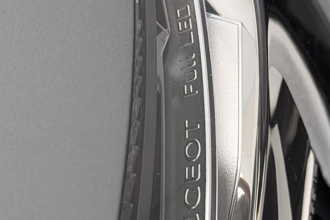 2025 Peugeot 5008