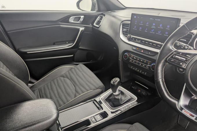 2025 Kia Proceed