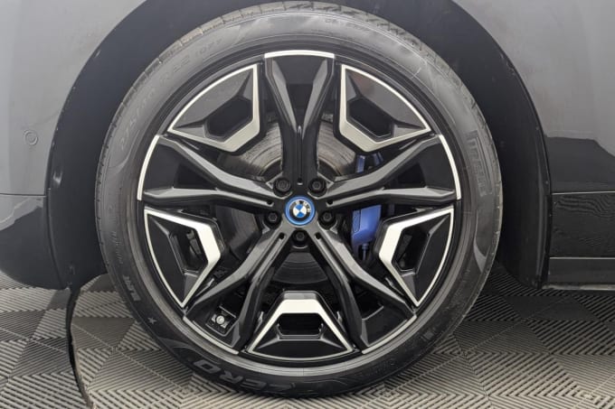2025 BMW Ix