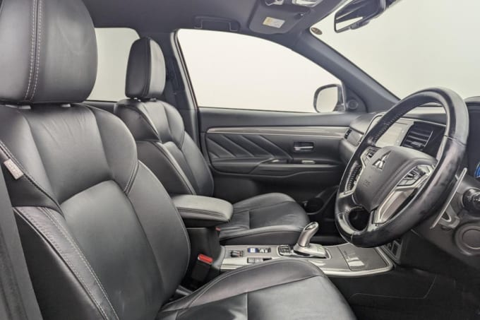 2025 Mitsubishi Outlander