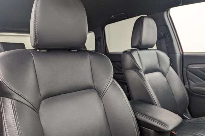 2025 Mitsubishi Outlander