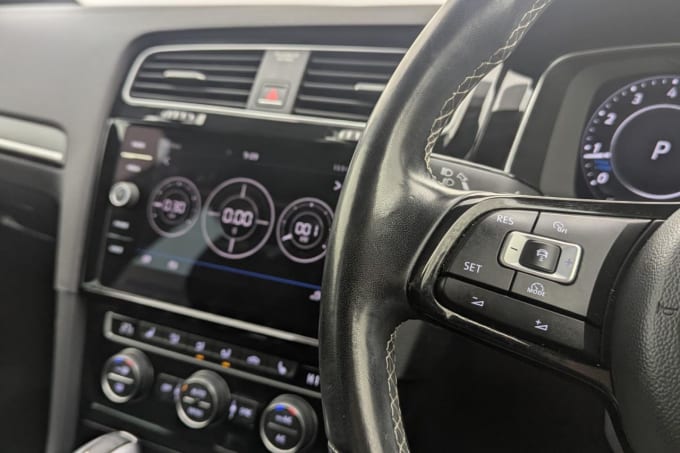 2025 Volkswagen Golf