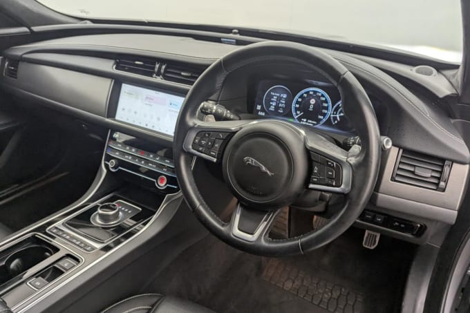 2025 Jaguar Xf