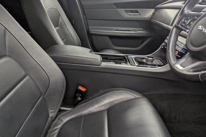 2025 Jaguar Xf