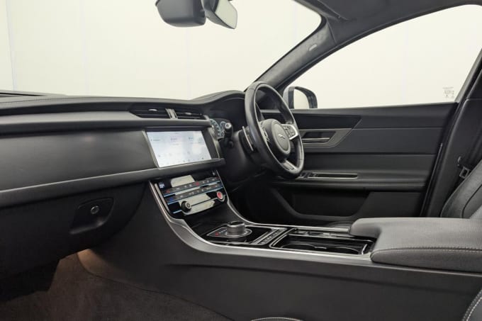 2025 Jaguar Xf