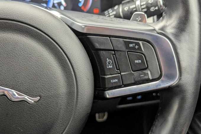 2025 Jaguar Xf