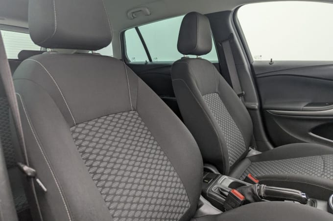 2025 Vauxhall Astra