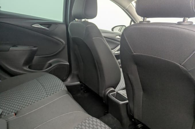2025 Vauxhall Astra