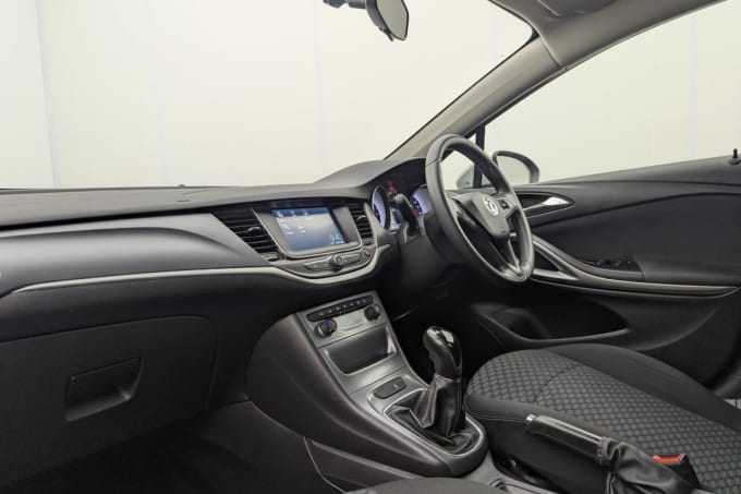 2025 Vauxhall Astra